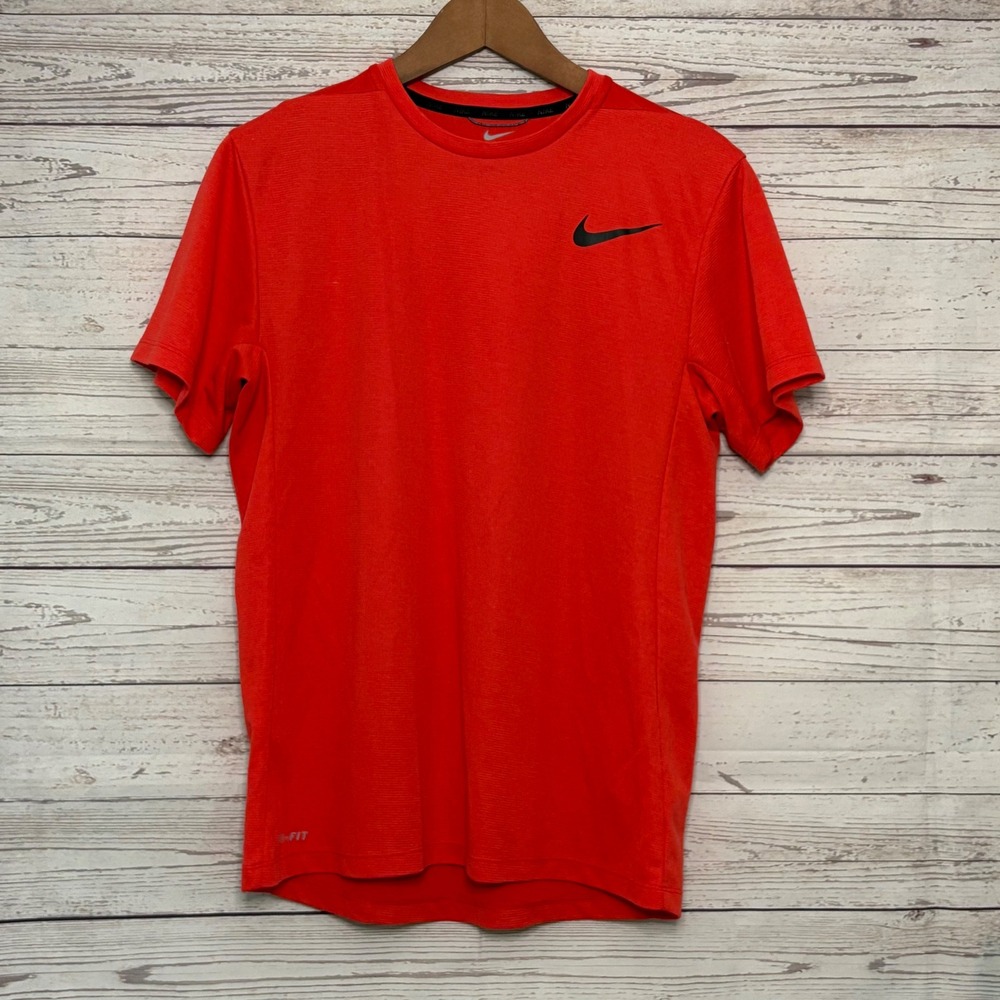 Nike Dri-FIT Mens Short Sleeve Training T-Shirt Red Orange Size M Running Gym